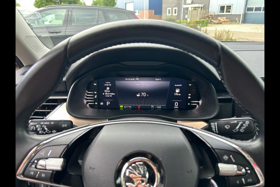 Škoda Kamiq 1.5 TSI ACT Business Edition, Camera, carplay, trekhaak afneembaar, stoelverwarming