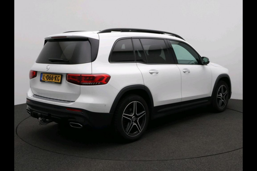 Mercedes-Benz Glb 180 Business Solution AMG AMG Line | Night Pakket | Panorama Schuif-Kanteldak | Parkeerpakket met achteruitrijcamera | Stoelverwarming. Inclusief 24 maanden MB Certified garantie voor Europa.