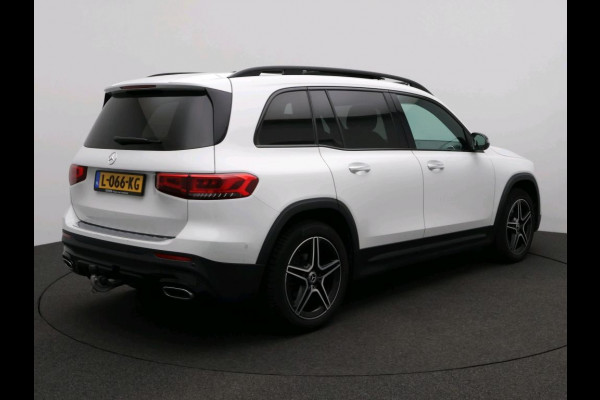 Mercedes-Benz Glb 180 Business Solution AMG AMG Line | Night Pakket | Panorama Schuif-Kanteldak | Parkeerpakket met achteruitrijcamera | Stoelverwarming. Inclusief 24 maanden MB Certified garantie voor Europa.
