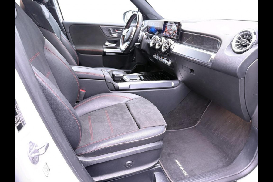Mercedes-Benz Glb 180 Business Solution AMG AMG Line | Night Pakket | Panorama Schuif-Kanteldak | Parkeerpakket met achteruitrijcamera | Stoelverwarming. Inclusief 24 maanden MB Certified garantie voor Europa.