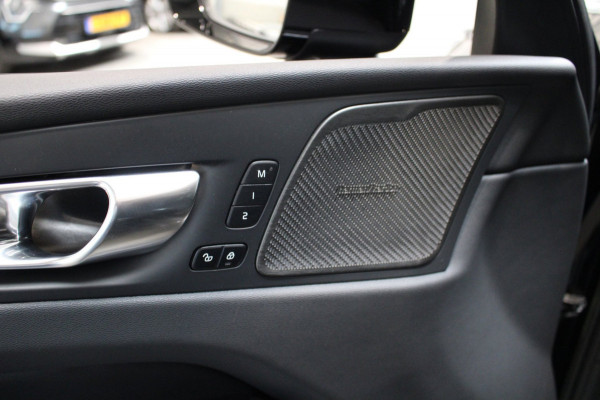 Volvo XC60 2.0 T8 Plug-in hybrid Longe Range/Dark/Pano/22 Inch/Trekhaak/455PK Prijs is rijklaar