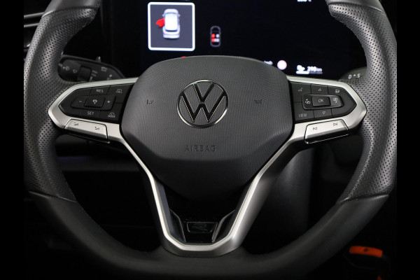 Volkswagen Tiguan 1.5 eHybrid R-Line Edition 204 pk Automaat (DSG) | Verlengde garantie | Navigatie | Panoramadak | Trekhaak (wegklapbaar) | Parkeersensoren (Park assist) | Rondomzicht camera | Black Style pakket | R-Line |