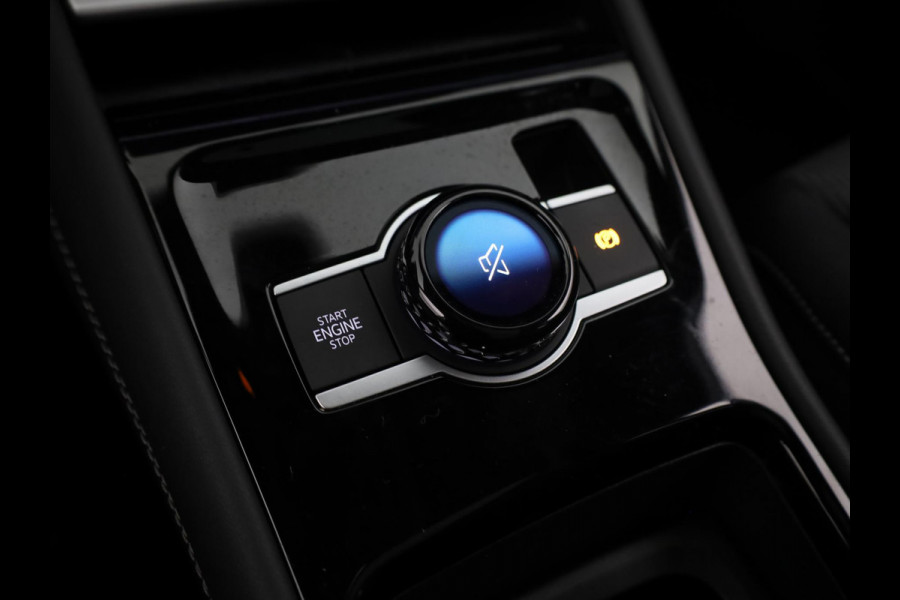 Volkswagen Tiguan 1.5 eHybrid R-Line Edition 204 pk Automaat (DSG) | Verlengde garantie | Navigatie | Panoramadak | Trekhaak (wegklapbaar) | Parkeersensoren (Park assist) | Rondomzicht camera | Black Style pakket | R-Line |