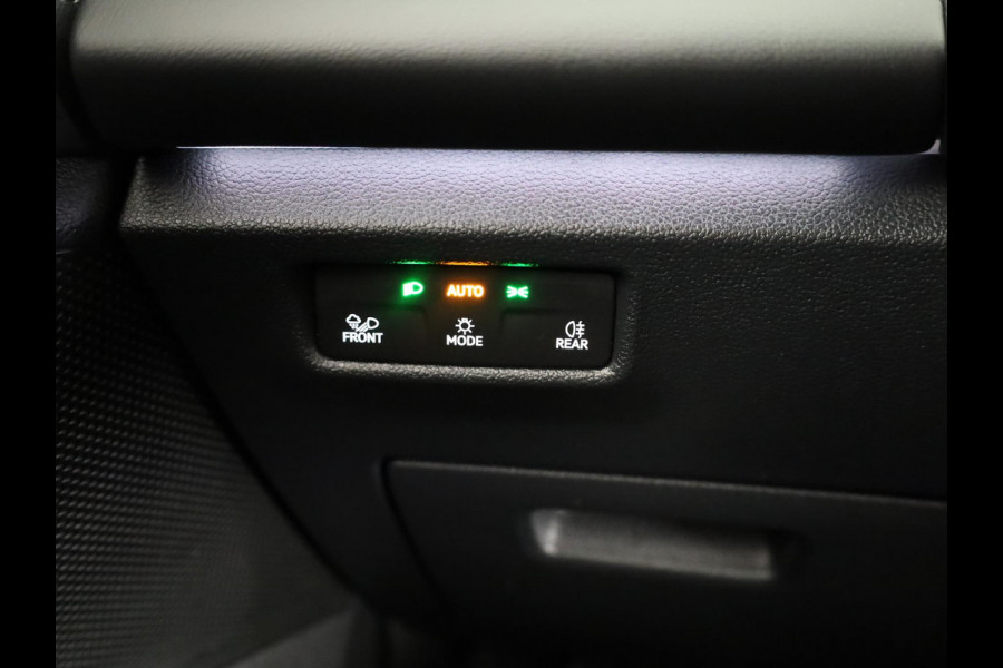 Volkswagen Tiguan 1.5 eHybrid R-Line Edition 204 pk Automaat (DSG) | Verlengde garantie | Navigatie | Panoramadak | Trekhaak (wegklapbaar) | Parkeersensoren (Park assist) | Rondomzicht camera | Black Style pakket | R-Line |