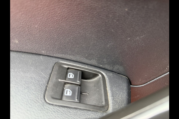 Volkswagen Caddy 2.0 TDI 102 PK Euro 6 L1H1 Trekhaak/cruise control/navigatie systeem