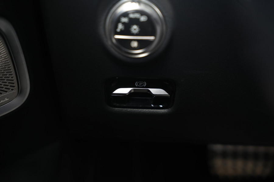 Mercedes-Benz CLE Coupé 300 e AMG Line Panoramadak Burmester Memory Ambient Keyless
