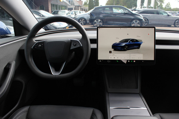 Tesla Model 3 RWD 60 kWh / Autopilot 4 / 4season banden / Panoramadak / Camera / Leder / 18'' / Navigatie / Stoelverwarming