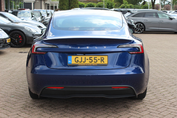 Tesla Model 3 RWD 60 kWh / Autopilot 4 / 4season banden / Panoramadak / Camera / Leder / 18'' / Navigatie / Stoelverwarming