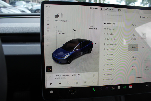 Tesla Model 3 RWD 60 kWh / Autopilot 4 / 4season banden / Panoramadak / Camera / Leder / 18'' / Navigatie / Stoelverwarming