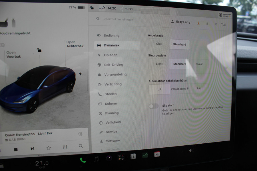 Tesla Model 3 RWD 60 kWh / Autopilot 4 / 4season banden / Panoramadak / Camera / Leder / 18'' / Navigatie / Stoelverwarming