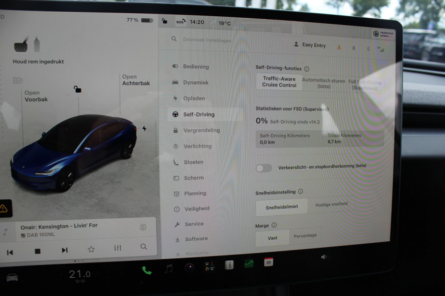 Tesla Model 3 RWD 60 kWh / Autopilot 4 / 4season banden / Panoramadak / Camera / Leder / 18'' / Navigatie / Stoelverwarming