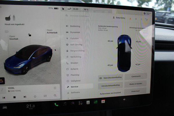 Tesla Model 3 RWD 60 kWh / Autopilot 4 / 4season banden / Panoramadak / Camera / Leder / 18'' / Navigatie / Stoelverwarming