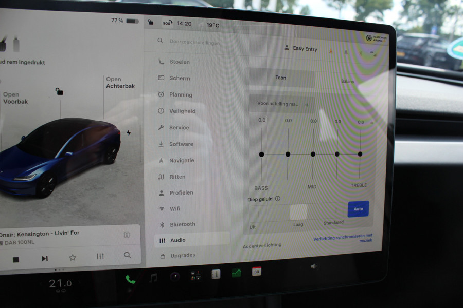 Tesla Model 3 RWD 60 kWh / Autopilot 4 / 4season banden / Panoramadak / Camera / Leder / 18'' / Navigatie / Stoelverwarming