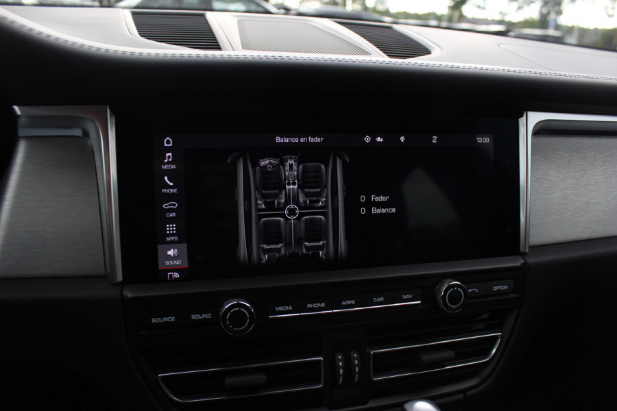 Porsche Macan 2.9 Turbo / Panoramadak / 360Camera / Standkachel / Luchtvering / Adaptieve Stoelen / Keyless / 21'' / Matrix LED / Bose / Sportdesign / Ventilatie+Verwarming / Dodehoek / DAB / ACC