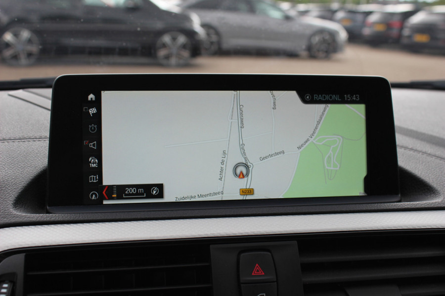 BMW 2 Serie Cabrio 220i High Exe. M Sport / 54.228 km/ NL Auto / Leder / CarPlay / Parkeerhulp V+A / 18'' / Windscherm / Sportstoelen / Stoelverwarming / DAB / Cruise Control