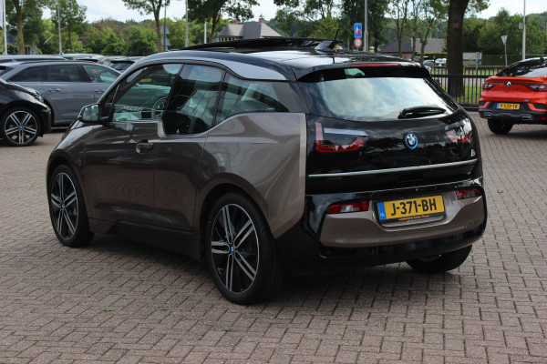 BMW i3 Executive Edition 120Ah 42 kWh / SoH 92,8% / Panoramadak / Camera / Navigatie / 20'' / DAB / Stoelverwarming / Warmtepomp / Cruise Control