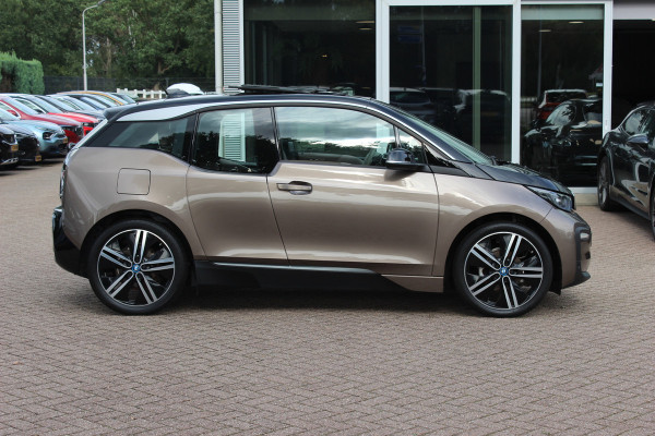 BMW i3 Executive Edition 120Ah 42 kWh / SoH 92,8% / Panoramadak / Camera / Navigatie / 20'' / DAB / Stoelverwarming / Warmtepomp / Cruise Control
