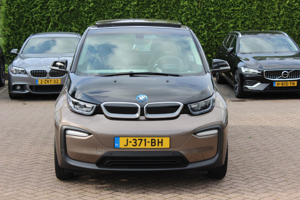 BMW i3 Executive Edition 120Ah 42 kWh / SoH 92,8% / Panoramadak / Camera / Navigatie / 20'' / DAB / Stoelverwarming / Warmtepomp / Cruise Control
