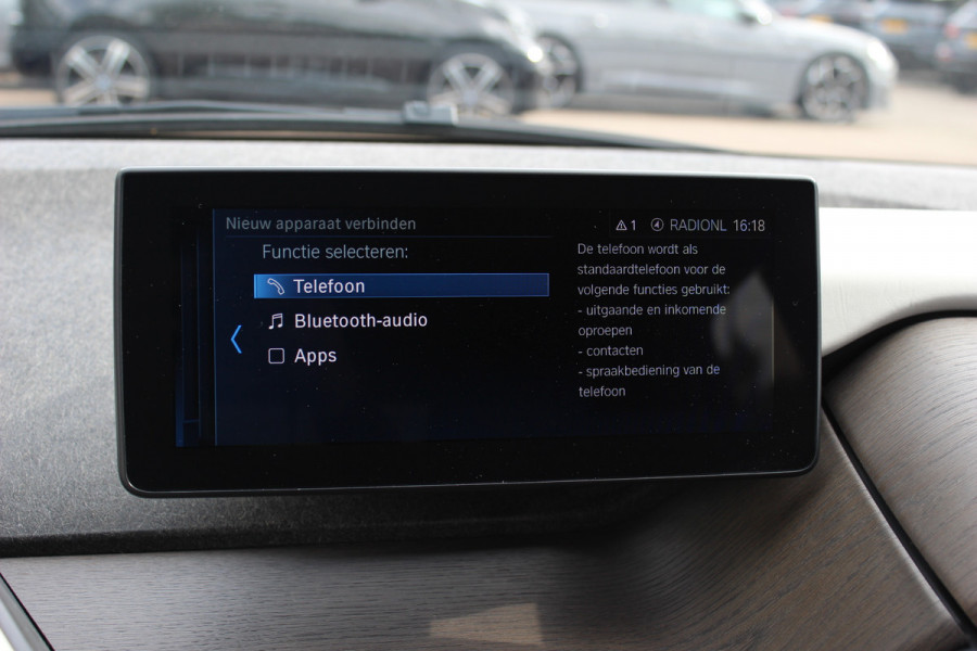 BMW i3 Executive Edition 120Ah 42 kWh / SoH 92,8% / Panoramadak / Camera / Navigatie / 20'' / DAB / Stoelverwarming / Warmtepomp / Cruise Control