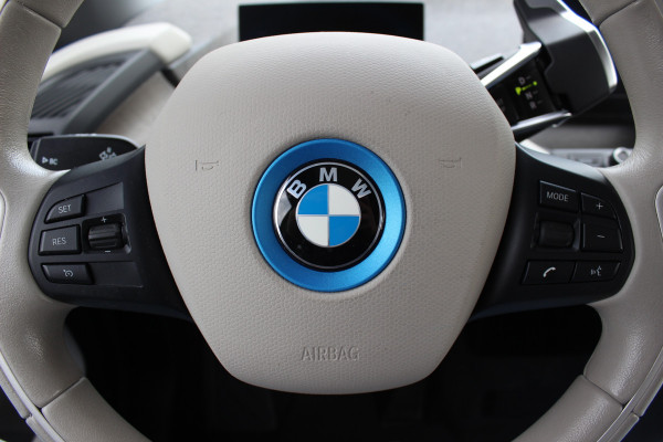 BMW i3 Executive Edition 120Ah 42 kWh / SoH 92,8% / Panoramadak / Camera / Navigatie / 20'' / DAB / Stoelverwarming / Warmtepomp / Cruise Control