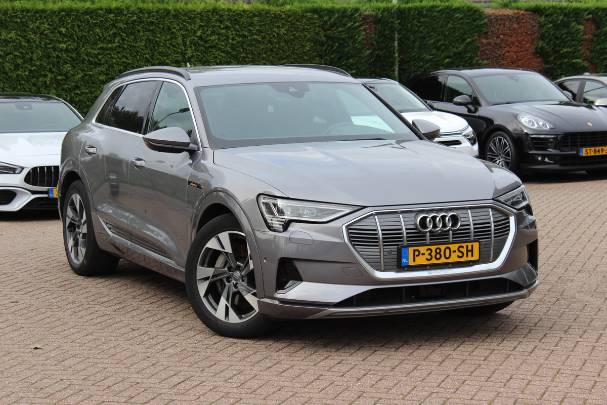 Audi e-tron e-tron 55 quattro advanced Pro Line Plus 95 kWh / SoH 95,6 % / Trekhaak / 360Camera / Luchtvering / Keyless / 20'' / CarPlay / Stoelverwarming / Dodehoek / DAB / ACC