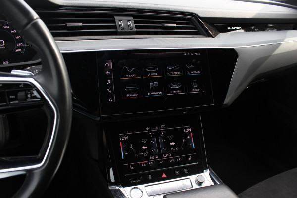 Audi e-tron e-tron 55 quattro advanced Pro Line Plus 95 kWh / SoH 95,6 % / Trekhaak / 360Camera / Luchtvering / Keyless / 20'' / CarPlay / Stoelverwarming / Dodehoek / DAB / ACC