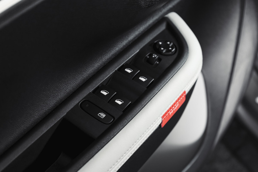 Citroën C3 Aircross 1.2 Hybrid 145PK Max 7p. | Dig. Cockpit | Cruise | PDC | Camera | NAV + App. Connect | ECC | LM 17" | 8645