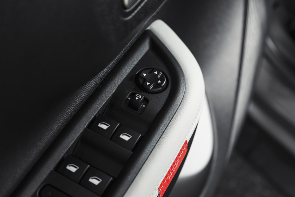 Citroën C3 Aircross 1.2 Hybrid 145PK Max 7p. | Dig. Cockpit | Cruise | PDC | Camera | NAV + App. Connect | ECC | LM 17" | 8645