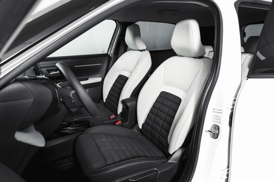 Citroën C3 Aircross 1.2 Hybrid 145PK Max 7p. | Dig. Cockpit | Cruise | PDC | Camera | NAV + App. Connect | ECC | LM 17" | 8693