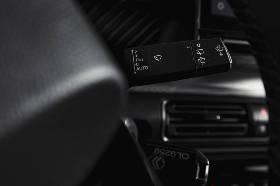 Citroën C3 Aircross 1.2 Hybrid 145PK Max 7p. | Dig. Cockpit | Cruise | PDC | Camera | NAV + App. Connect | ECC | LM 17" | 8693