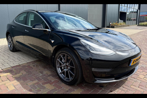 Tesla Model 3 Standard RWD Plus 60 kWh