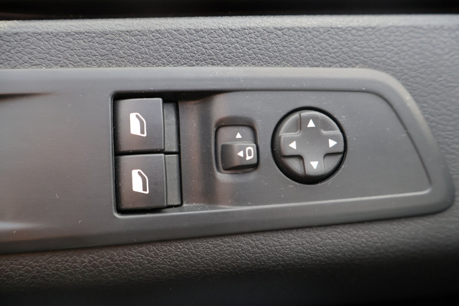 Opel Vivaro 2.0 BlueHDi 145pk L2 Automaat Airco Navigatie Camera
