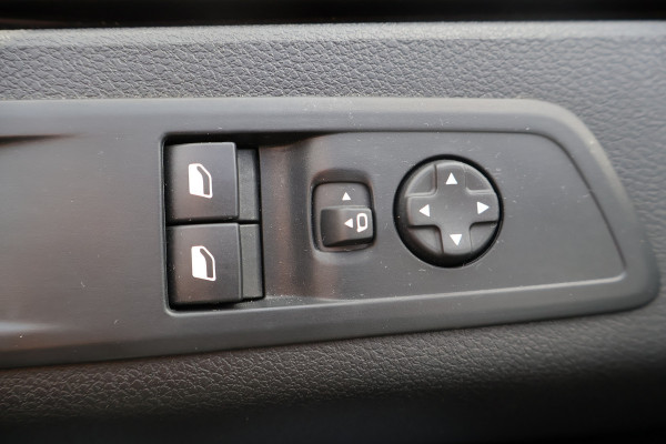 Opel Vivaro 2.0 BlueHDi 145pk L2 Automaat Airco Navigatie Camera