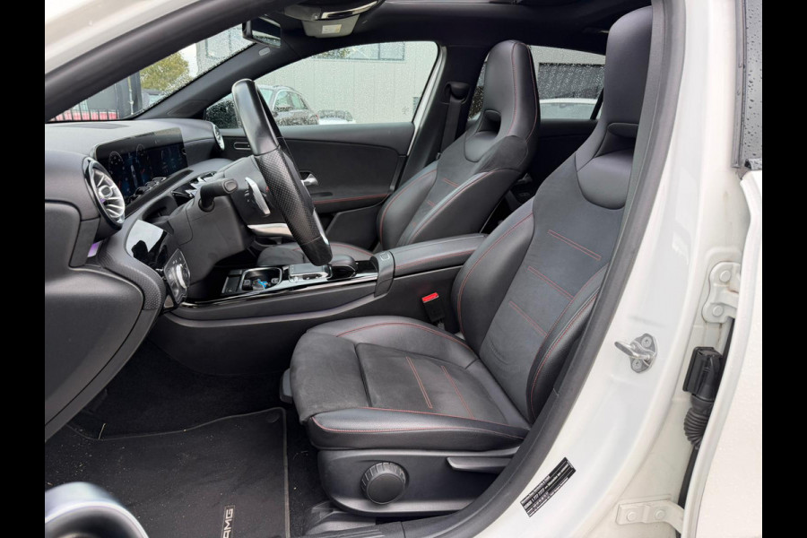 Mercedes-Benz A-Klasse 200 Business Solution AMG Upgrade | Panoramadak | Stoelverwarming | Cruise Control | Navigatie | Camera | LED High Performance | Keyless | Ambiance Verlichting | Parkeersensoren |
