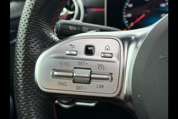 Mercedes-Benz A-Klasse 200 Business Solution AMG Upgrade | Panoramadak | Stoelverwarming | Cruise Control | Navigatie | Camera | LED High Performance | Keyless | Ambiance Verlichting | Parkeersensoren |