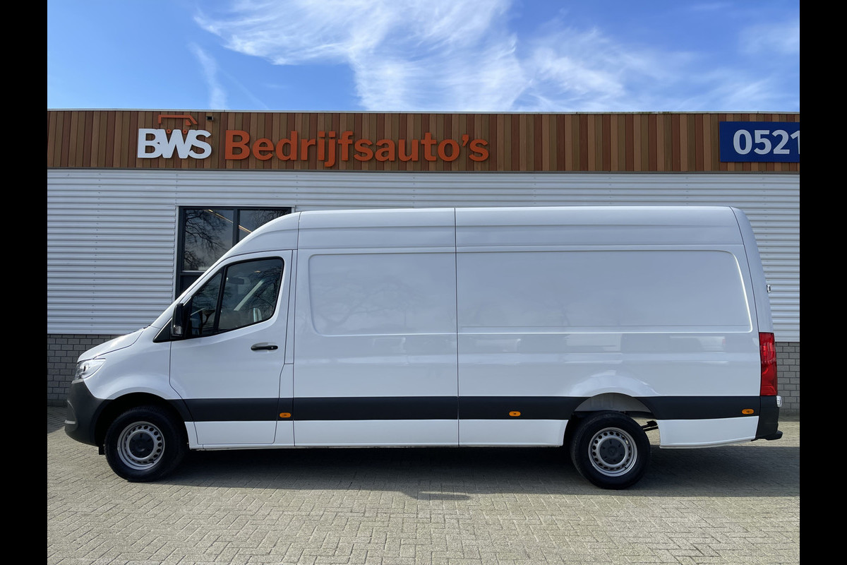Mercedes-Benz Sprinter 317 1.9 CDI 170pk L3H2 RWD Functional / rijklaar € 32.950 ex btw / lease vanaf € 893 / trekhaak + opstap achter / 270 graden deuren / achteruit rijcamera !