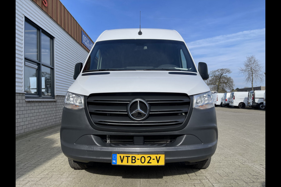 Mercedes-Benz Sprinter 317 1.9 CDI 170pk L3H2 RWD Functional / rijklaar € 32.950 ex btw / lease vanaf € 893 / trekhaak + opstap achter / 270 graden deuren / achteruit rijcamera !