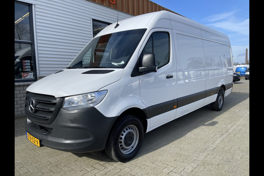 Mercedes-Benz Sprinter 317 1.9 CDI 170pk L3H2 RWD Functional / rijklaar € 32.950 ex btw / lease vanaf € 893 / trekhaak + opstap achter / 270 graden deuren / achteruit rijcamera !
