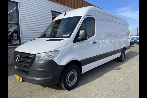 Mercedes-Benz Sprinter 317 1.9 CDI 170pk L3H2 RWD Functional / rijklaar € 32.950 ex btw / lease vanaf € 893 / trekhaak + opstap achter / 270 graden deuren / achteruit rijcamera !