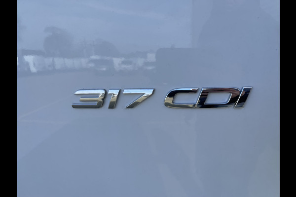 Mercedes-Benz Sprinter 317 1.9 CDI 170pk L3H2 RWD Functional / rijklaar € 32.950 ex btw / lease vanaf € 893 / trekhaak + opstap achter / 270 graden deuren / achteruit rijcamera !