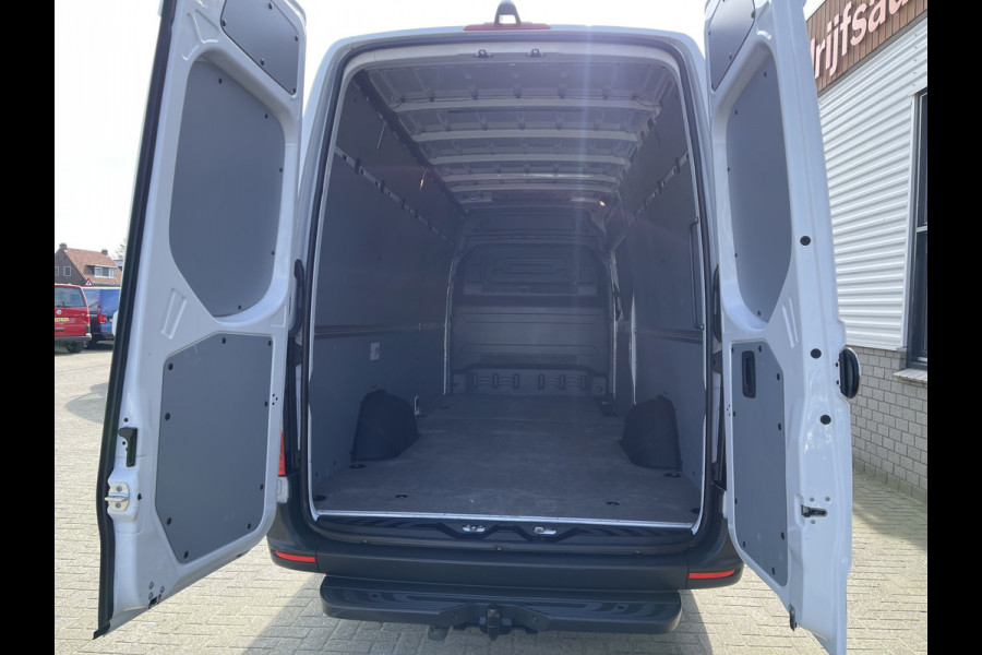 Mercedes-Benz Sprinter 317 1.9 CDI 170pk L3H2 RWD Functional / rijklaar € 32.950 ex btw / lease vanaf € 893 / trekhaak + opstap achter / 270 graden deuren / achteruit rijcamera !