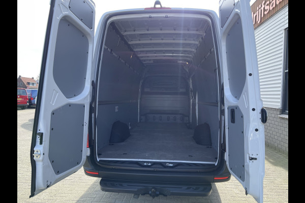 Mercedes-Benz Sprinter 317 1.9 CDI 170pk L3H2 RWD Functional / rijklaar € 32.950 ex btw / lease vanaf € 893 / trekhaak + opstap achter / 270 graden deuren / achteruit rijcamera !