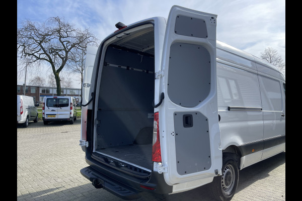 Mercedes-Benz Sprinter 317 1.9 CDI 170pk L3H2 RWD Functional / rijklaar € 32.950 ex btw / lease vanaf € 893 / trekhaak + opstap achter / 270 graden deuren / achteruit rijcamera !