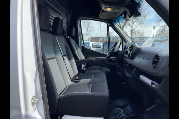 Mercedes-Benz Sprinter 317 1.9 CDI 170pk L3H2 RWD Functional / rijklaar € 32.950 ex btw / lease vanaf € 893 / trekhaak + opstap achter / 270 graden deuren / achteruit rijcamera !