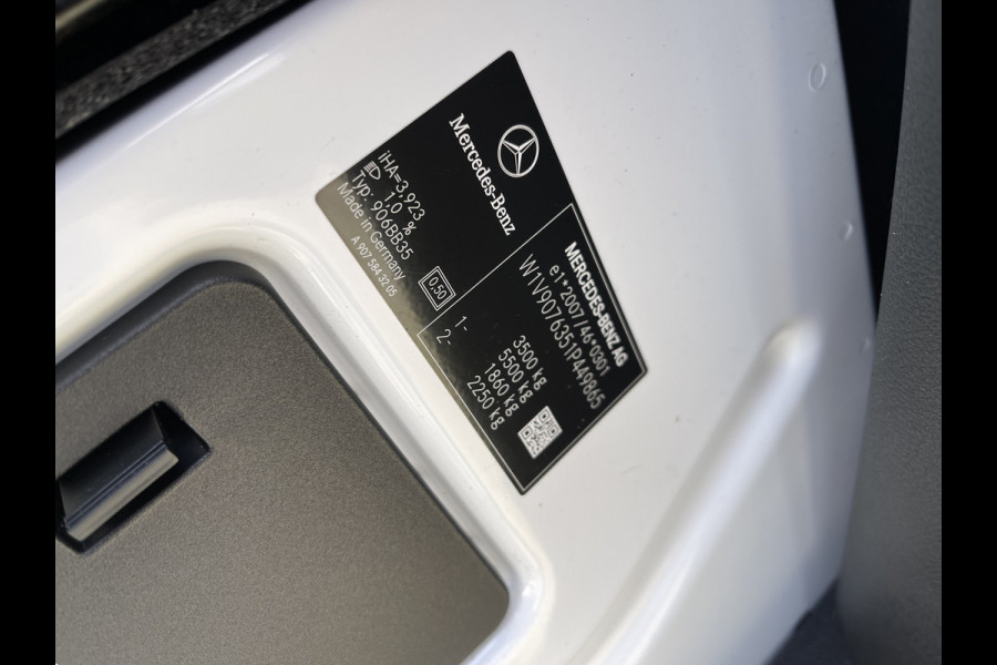 Mercedes-Benz Sprinter 317 1.9 CDI 170pk L3H2 RWD Functional / rijklaar € 32.950 ex btw / lease vanaf € 893 / trekhaak + opstap achter / 270 graden deuren / achteruit rijcamera !