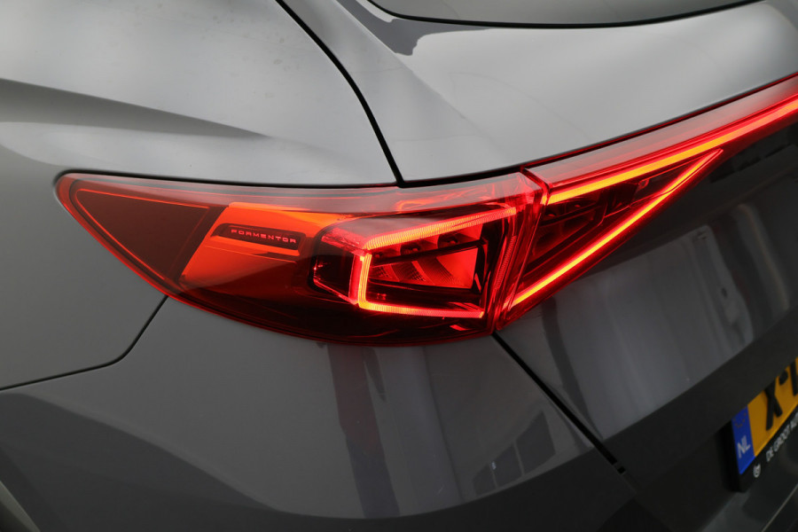 CUPRA Formentor 1.4 e-Hybrid Adrenaline SOH 97%, LED, ACC, Keyless, Navigatie, 19", PDC