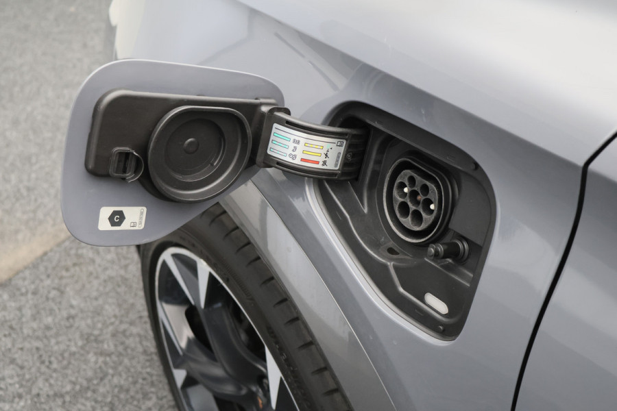 CUPRA Formentor 1.4 e-Hybrid Adrenaline SOH 97%, LED, ACC, Keyless, Navigatie, 19", PDC
