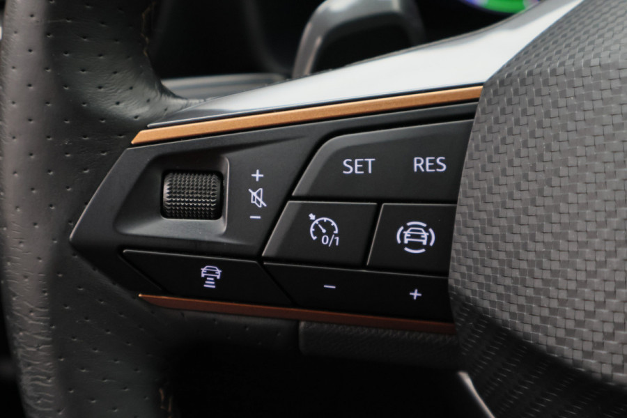 CUPRA Formentor 1.4 e-Hybrid Adrenaline SOH 97%, LED, ACC, Keyless, Navigatie, 19", PDC