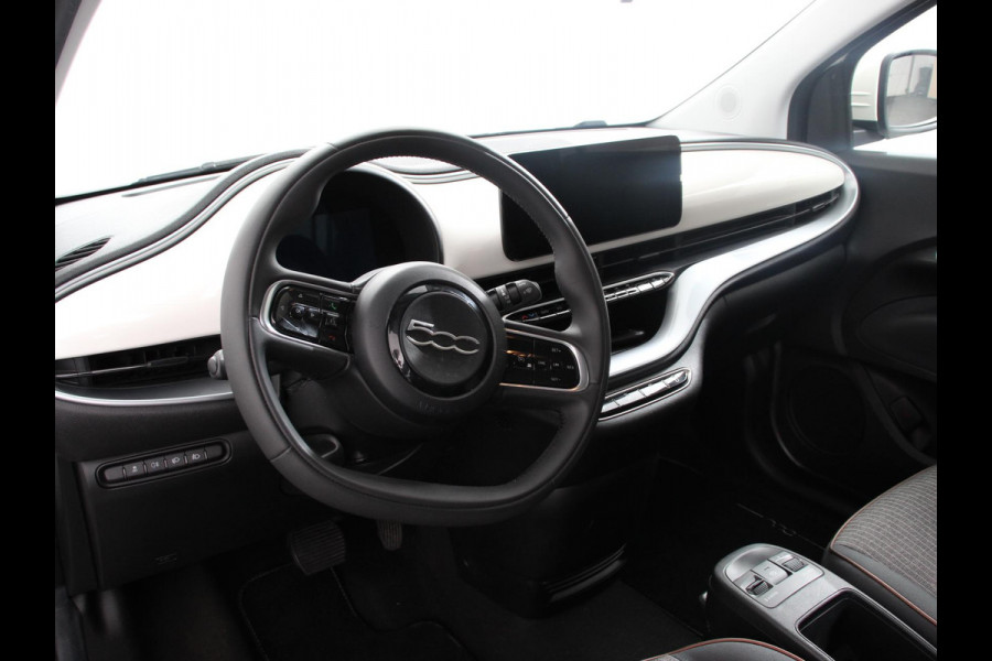 Fiat 500E Icon 42 kWh Automaat Climate control Cruise control Achteruitrijcamera Navigatie Apple Carplay/ Android Auto Keyless