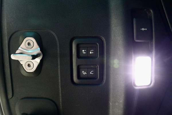 Land Rover Defender P400e 110 X-Dynamic HSE Gr.NAV|PANO|TrkHk|VOL